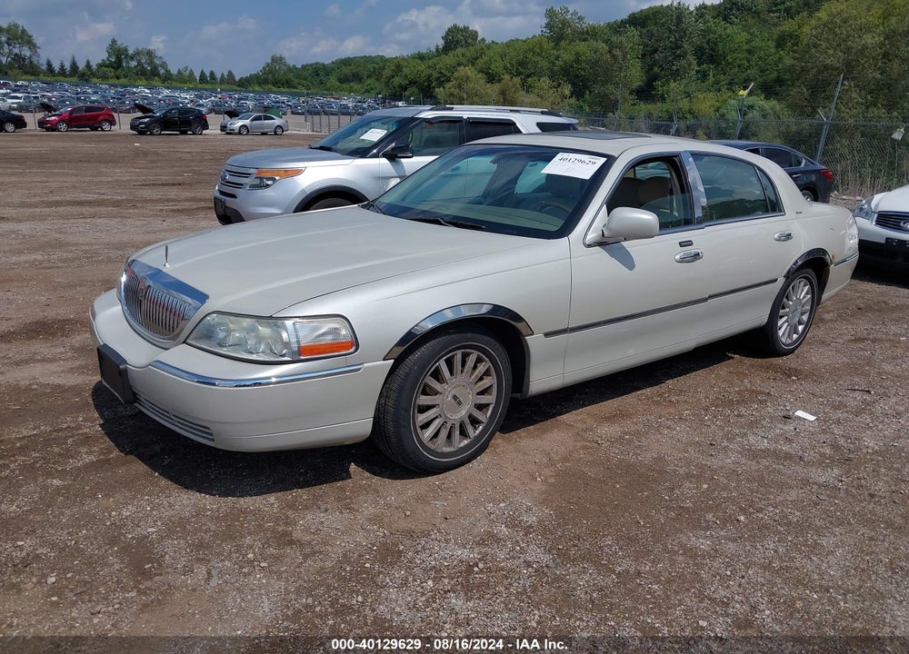 2004 LINCOLN TOWN CAR ULTIMATE VIN: 1LNHM83W94Y641138