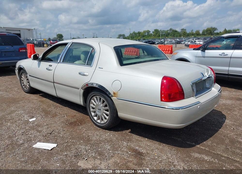 2004 LINCOLN TOWN CAR ULTIMATE VIN: 1LNHM83W94Y641138