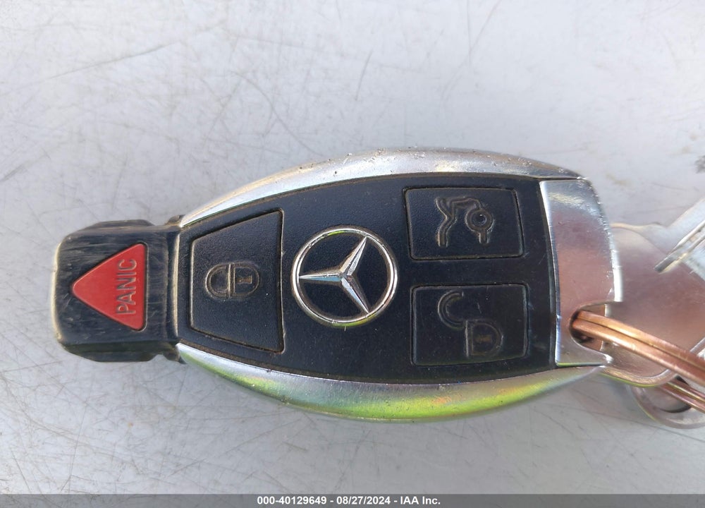 2010 MERCEDES-BENZ C 300 LUXURY/SPORT VIN: WDDGF5EB4AR130595