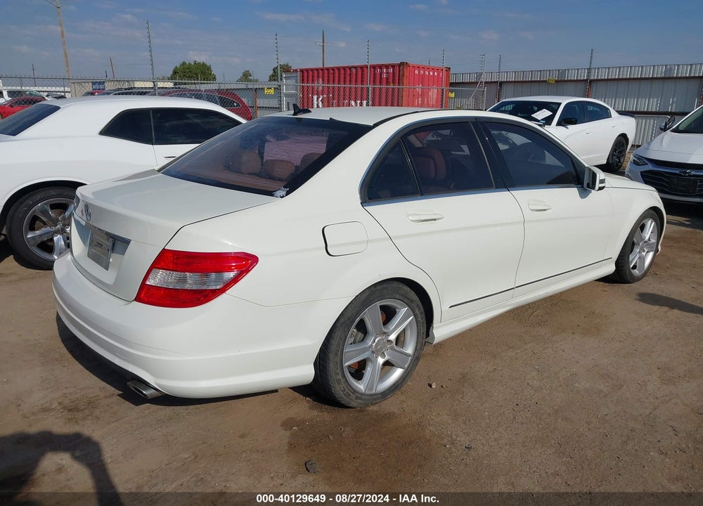 2010 MERCEDES-BENZ C 300 LUXURY/SPORT VIN: WDDGF5EB4AR130595
