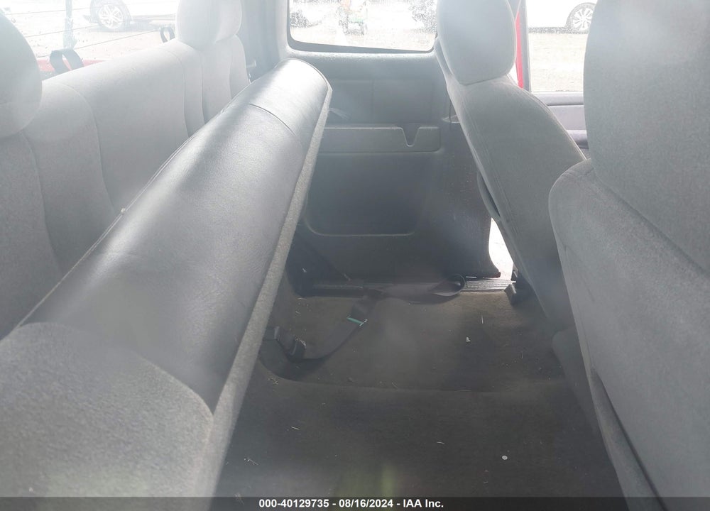 2005 CHEVROLET SILVERADO 1500 LS VIN: 2GCEC19T951299290