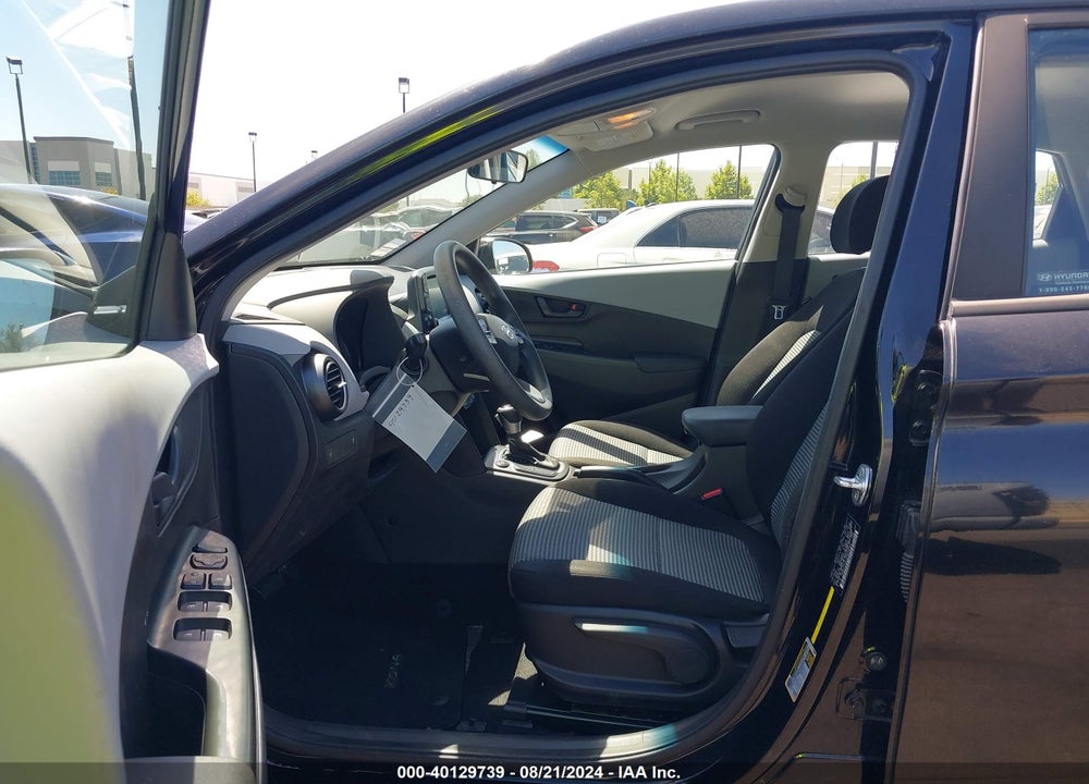 2018 HYUNDAI KONA SE VIN: KM8K12AA7JU078385