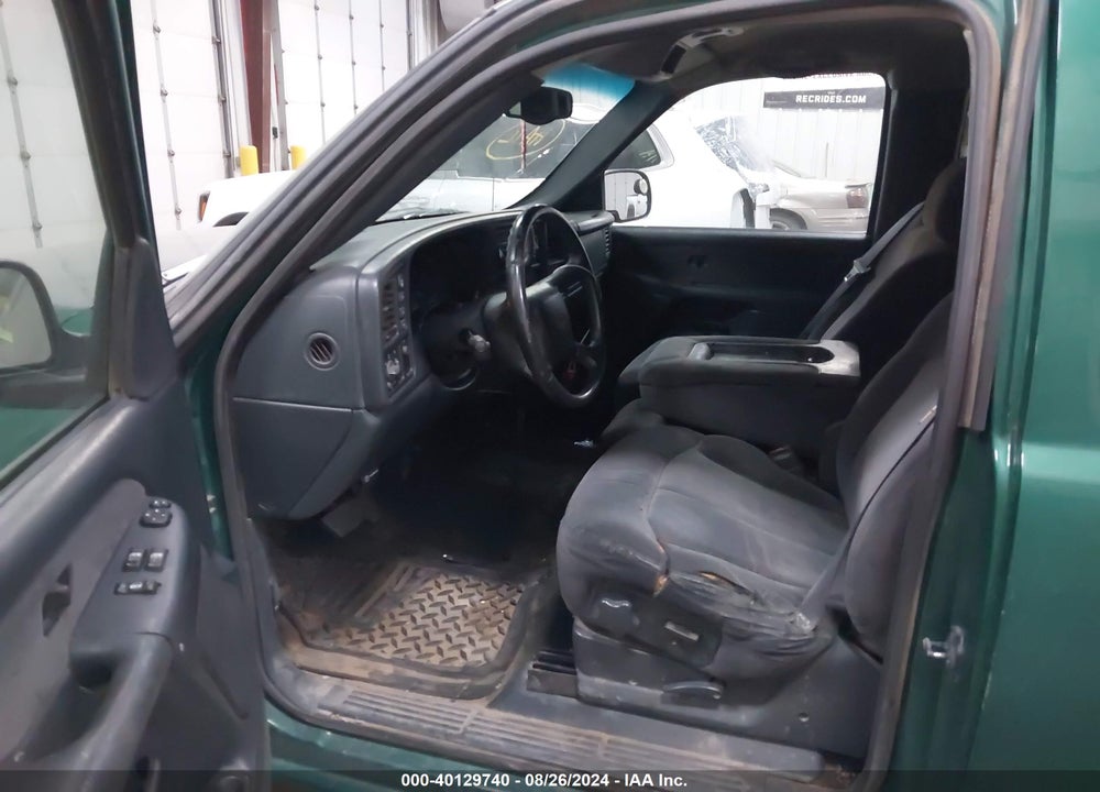 2000 CHEVROLET SILVERADO 1500 LS VIN: 2GCEK19T0Y1167462