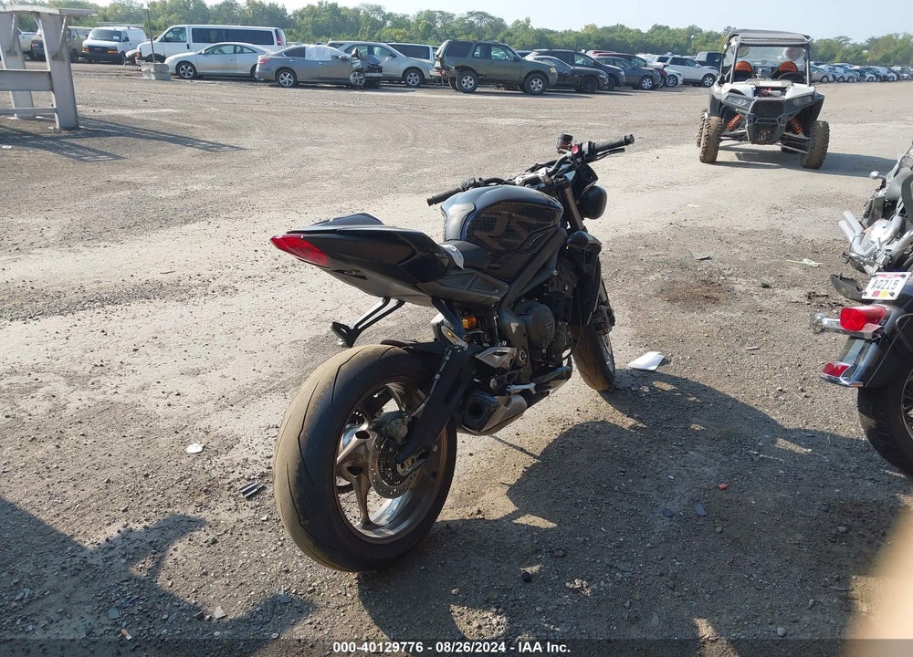 2023 TRIUMPH MOTORCYCLE STREET TRIPLE RS VIN: SMTA554S6PTBE2151
