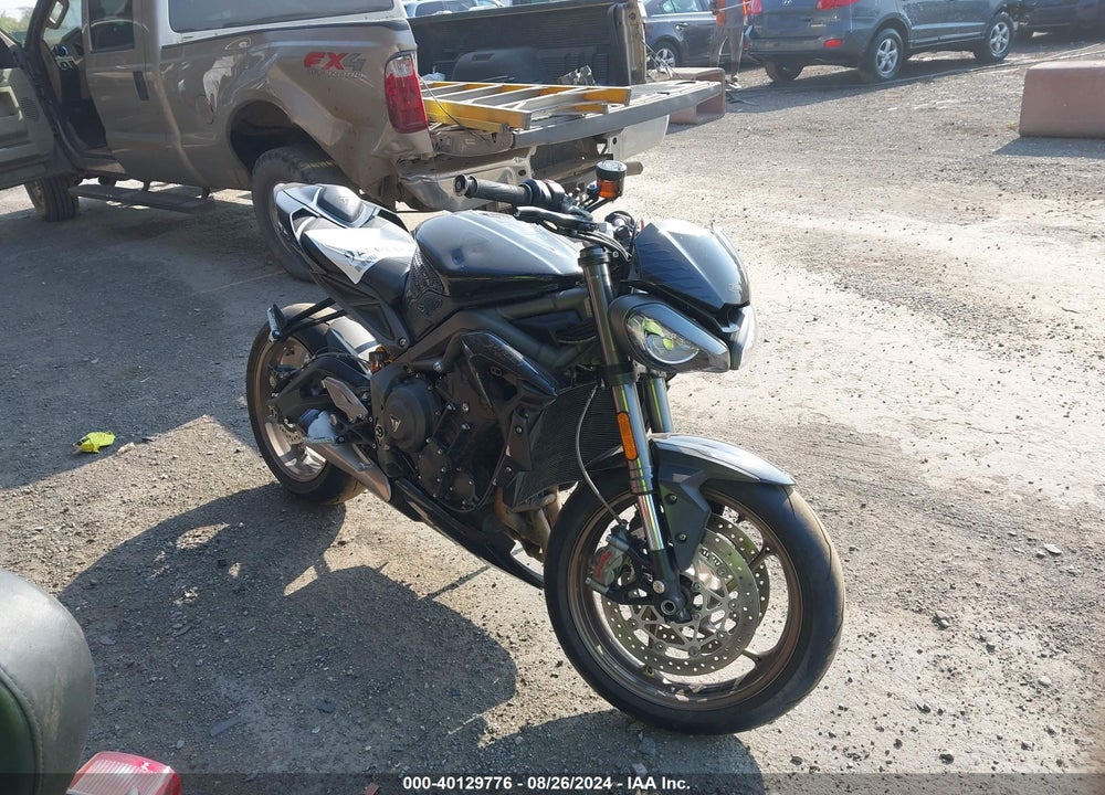 2023 TRIUMPH MOTORCYCLE STREET TRIPLE RS VIN: SMTA554S6PTBE2151
