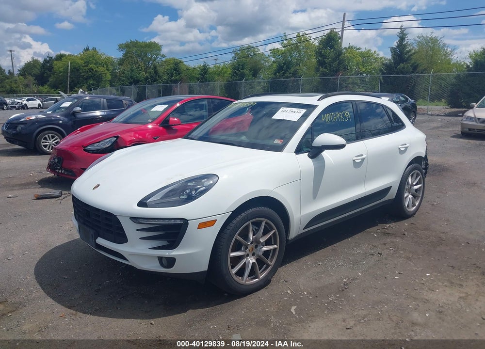 2017 PORSCHE MACAN S VIN: WP1AB2A53HLB19531