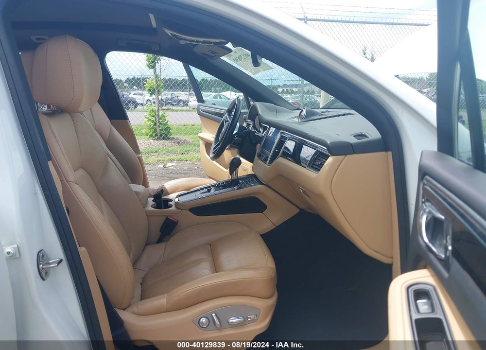 2017 PORSCHE MACAN S VIN: WP1AB2A53HLB19531