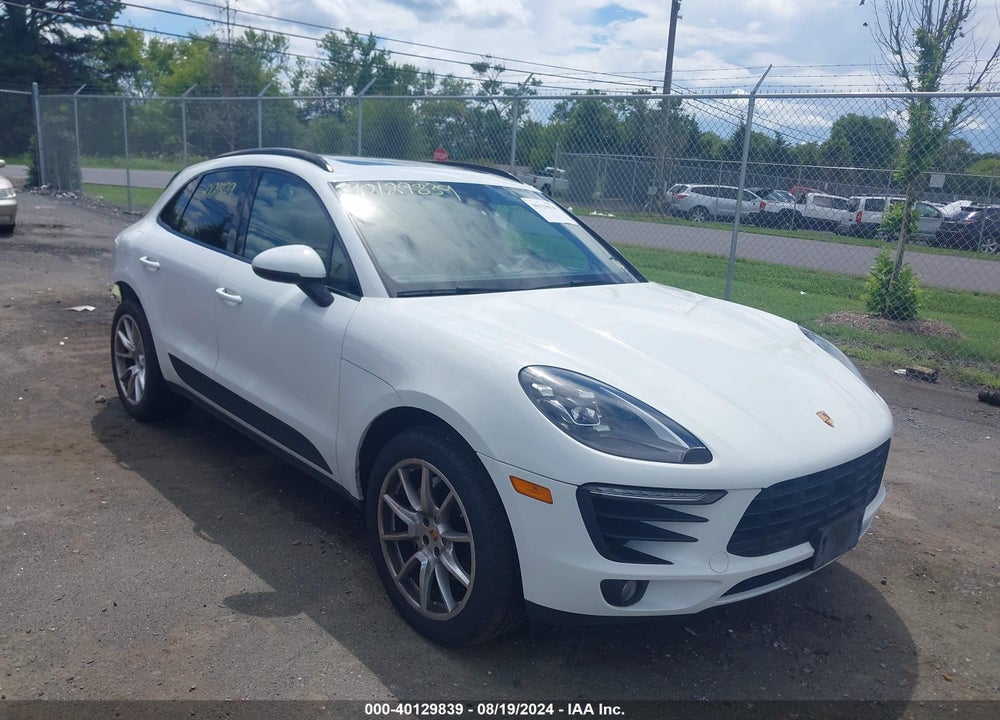 2017 PORSCHE MACAN S VIN: WP1AB2A53HLB19531