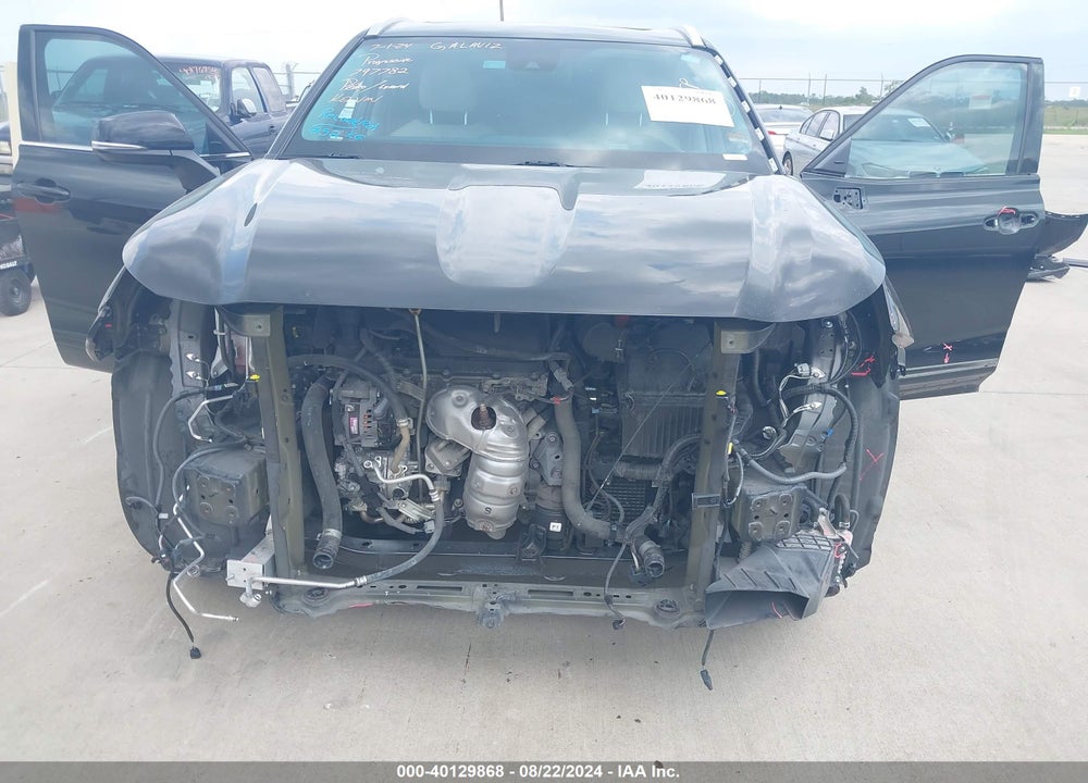 2022 TOYOTA HIGHLANDER XLE VIN: 5TDGZRAH7NS142797