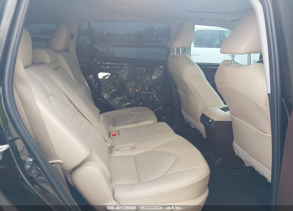 2022 TOYOTA HIGHLANDER XLE VIN: 5TDGZRAH7NS142797