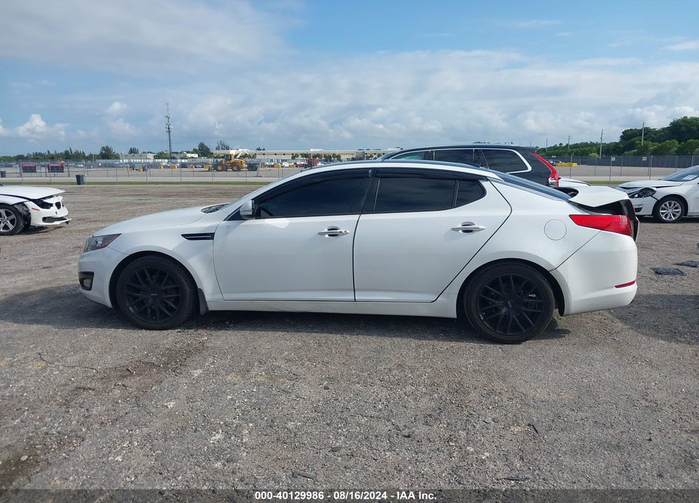 2011 KIA OPTIMA VIN: KNAGN4A72B5086000