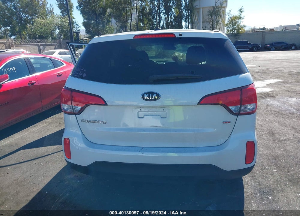 2015 KIA SORENTO LX VIN: 5XYKT3A69FG578198