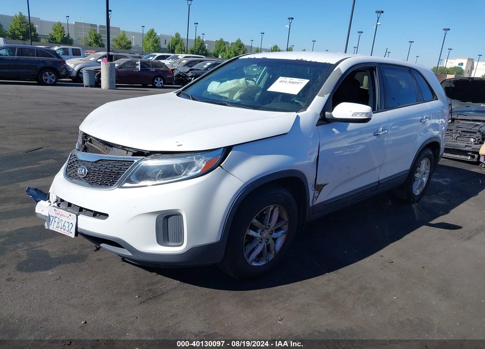 2015 KIA SORENTO LX VIN: 5XYKT3A69FG578198
