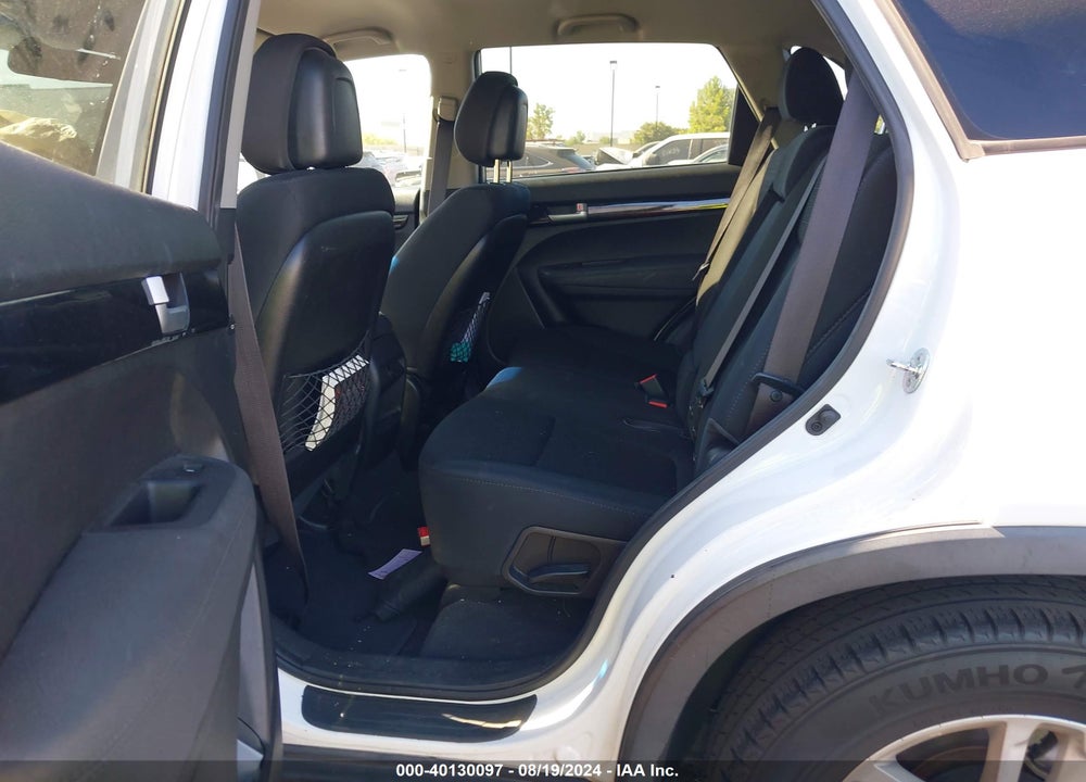 2015 KIA SORENTO LX VIN: 5XYKT3A69FG578198