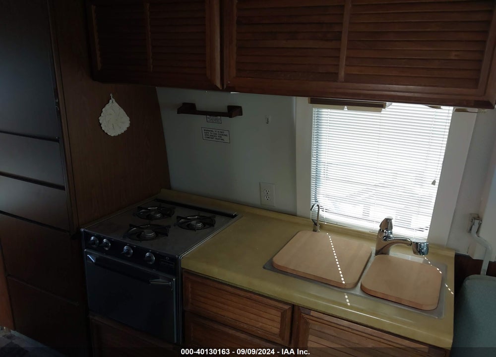1976 GMC PALM BEACH VIN: TZE166V102650