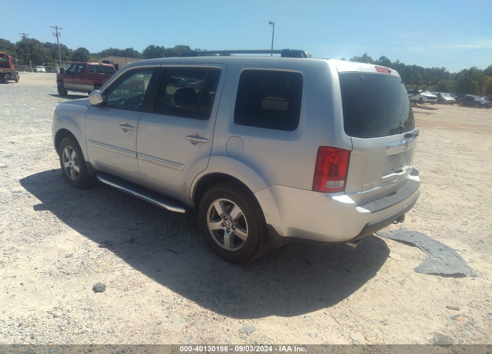 2011 HONDA PILOT EX-L VIN: 5FNYF4H59BB012760