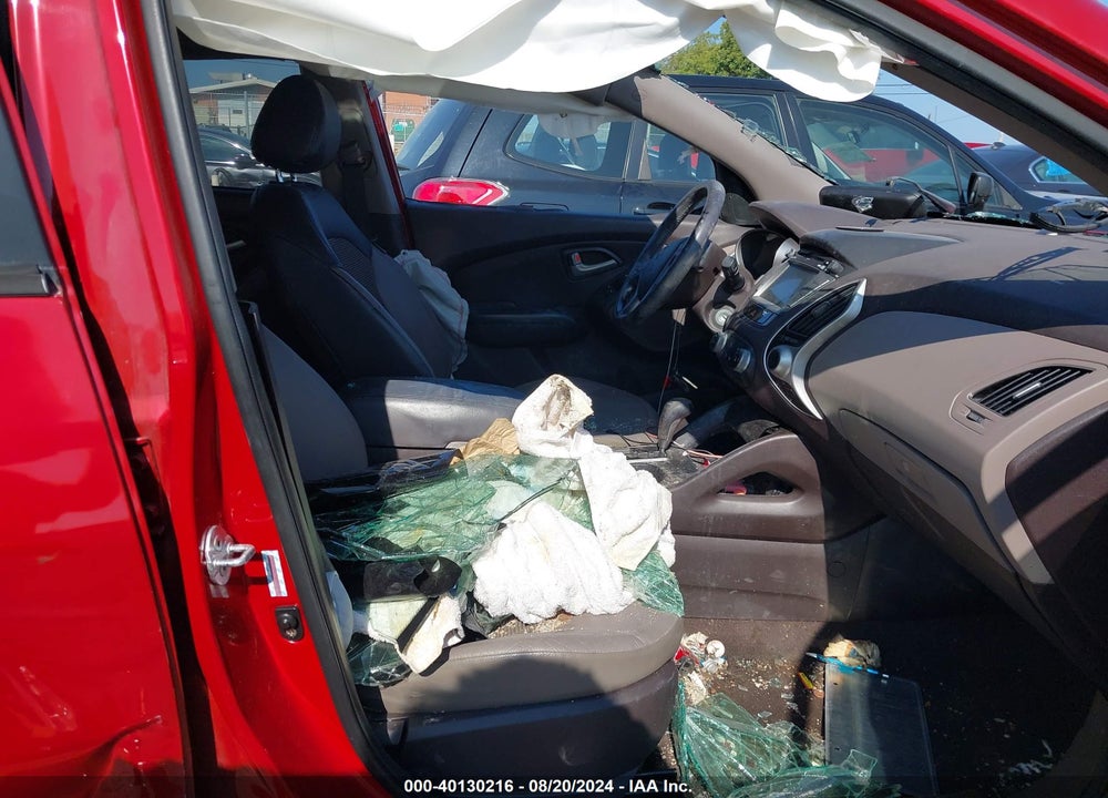 2010 HYUNDAI TUCSON GLS VIN: KM8JU3AC1AU111195