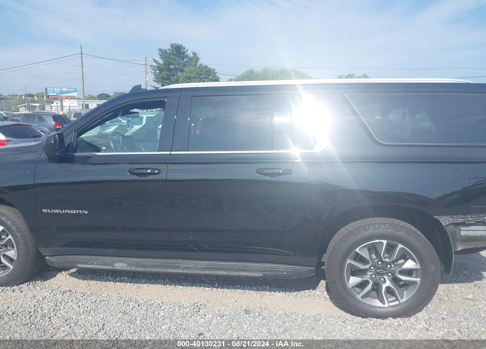 2021 CHEVROLET SUBURBAN 4WD LT VIN: 1GNSKCKD8MR266864