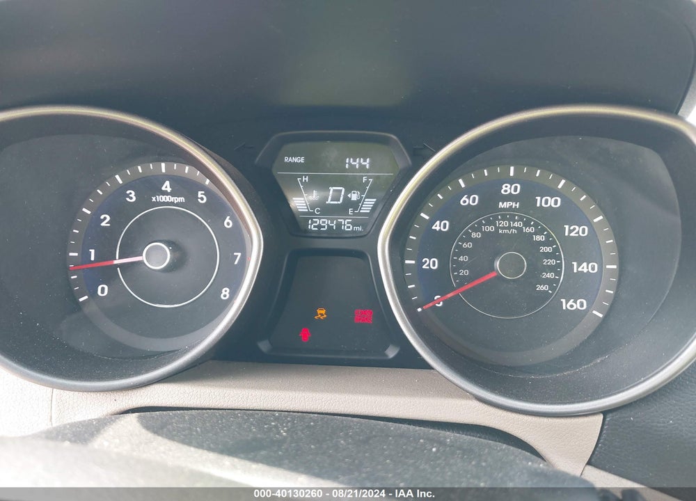 2014 HYUNDAI ELANTRA VIN: 5NPDH4AE7EH494802