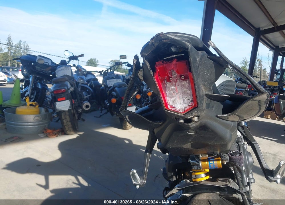 2023 YAMAHA YZFR1M VIN: JYARN67E6PA000579