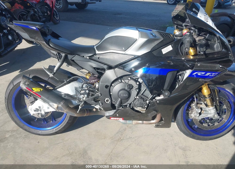 2023 YAMAHA YZFR1M VIN: JYARN67E6PA000579