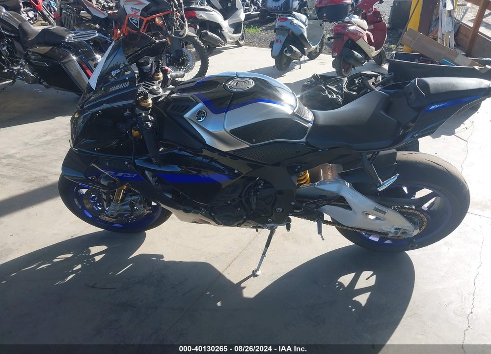 2023 YAMAHA YZFR1M VIN: JYARN67E6PA000579