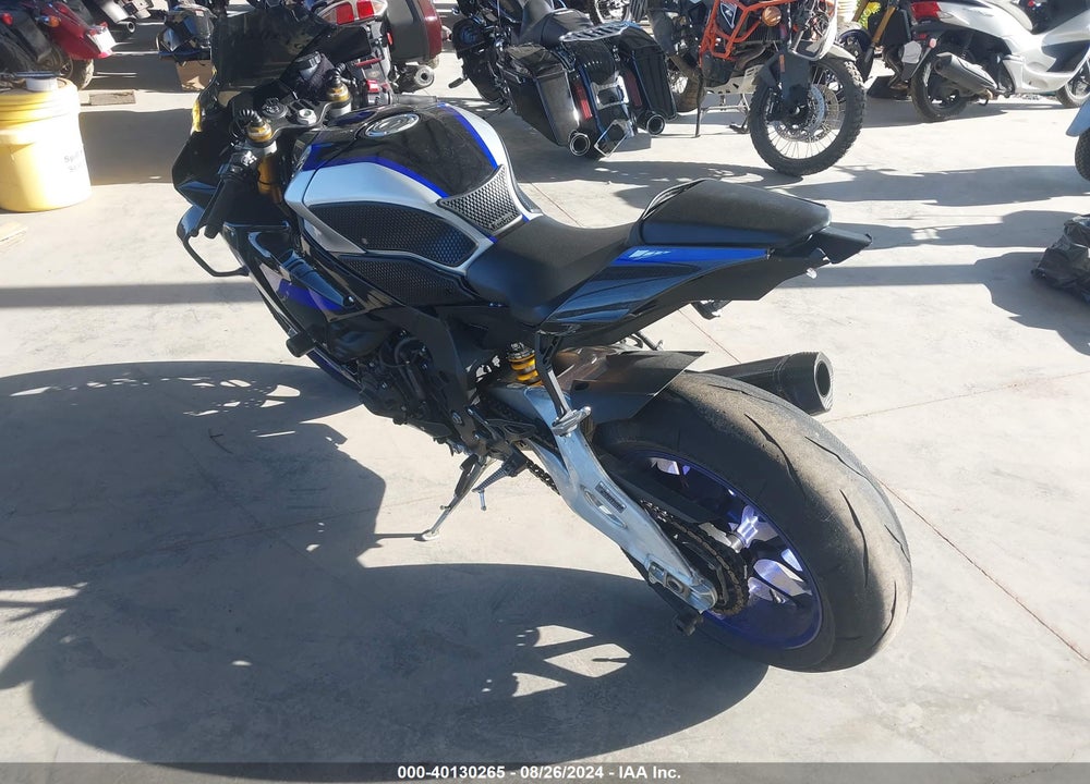 2023 YAMAHA YZFR1M VIN: JYARN67E6PA000579