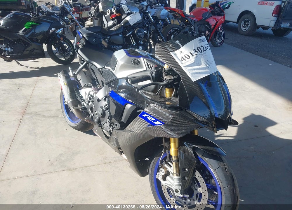 2023 YAMAHA YZFR1M VIN: JYARN67E6PA000579