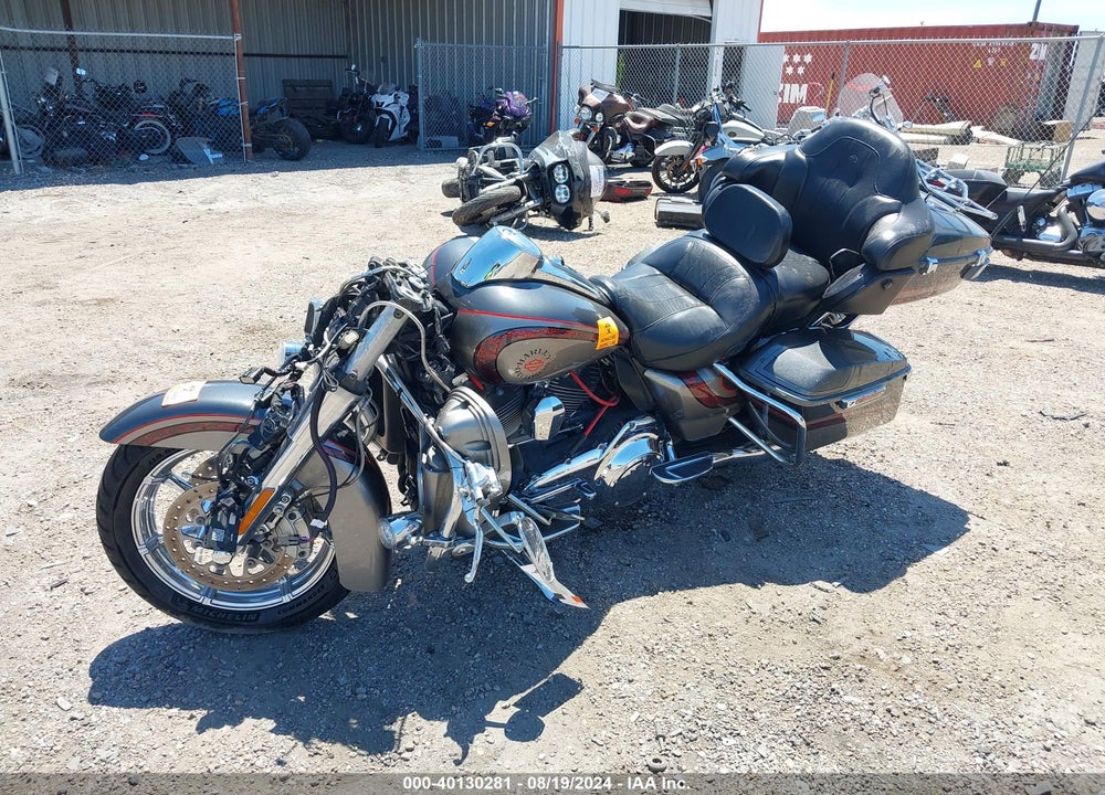 2016 HARLEY-DAVIDSON FLHTKSE CVO LIMITED VIN: 1HD1TEN16GB952668