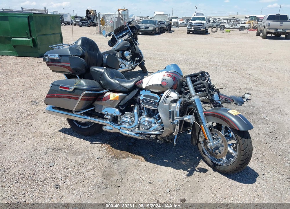 2016 HARLEY-DAVIDSON FLHTKSE CVO LIMITED VIN: 1HD1TEN16GB952668