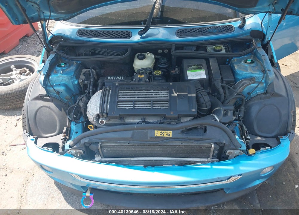 2002 MINI COOPER S VIN: WMWRE33412TD52577