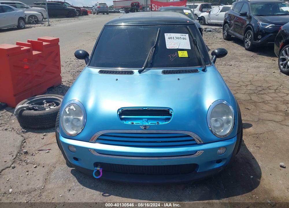 2002 MINI COOPER S VIN: WMWRE33412TD52577