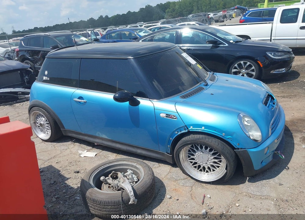 2002 MINI COOPER S VIN: WMWRE33412TD52577