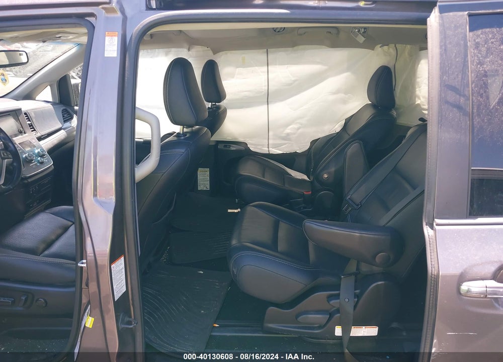 2015 TOYOTA SIENNA SE PREMIUM 8 PASSENGER VIN: 5TDXK3DCXFS598800