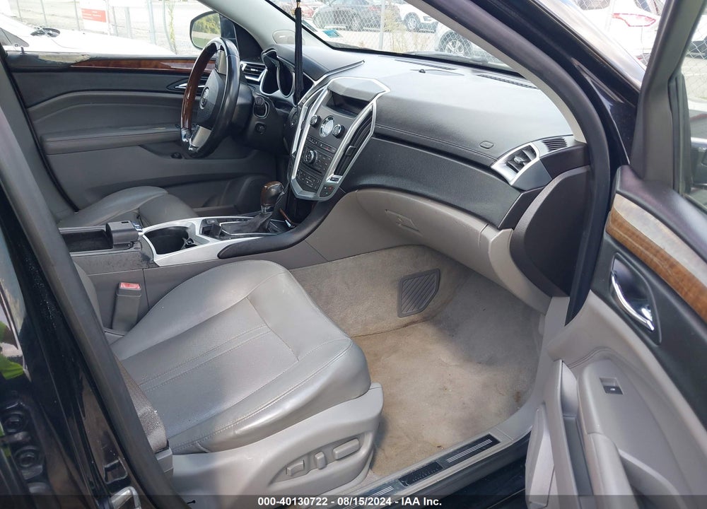2011 CADILLAC SRX LUXURY COLLECTION VIN: 3GYFNAEY2BS670011