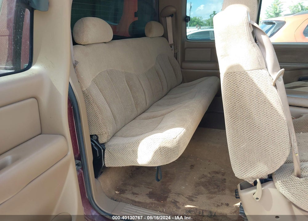 1999 CHEVROLET SILVERADO 1500 LS VIN: 1GCEK19T8XE255138