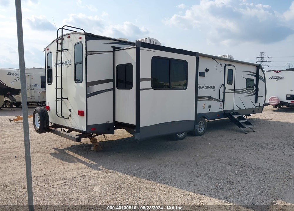 2018 SALEM BY FOREST RIVE HEMISPHERE GLX SERIE VIN: 4X4TSBF27JU083281