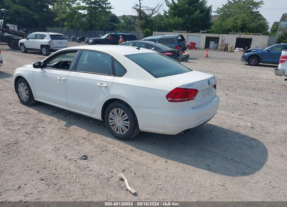 2014 VOLKSWAGEN PASSAT 2.5L S VIN: 1VWAP7A39EC013575