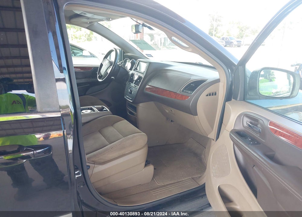 2014 CHRYSLER TOWN & COUNTRY TOURING VIN: 2C4RC1BG7ER228329