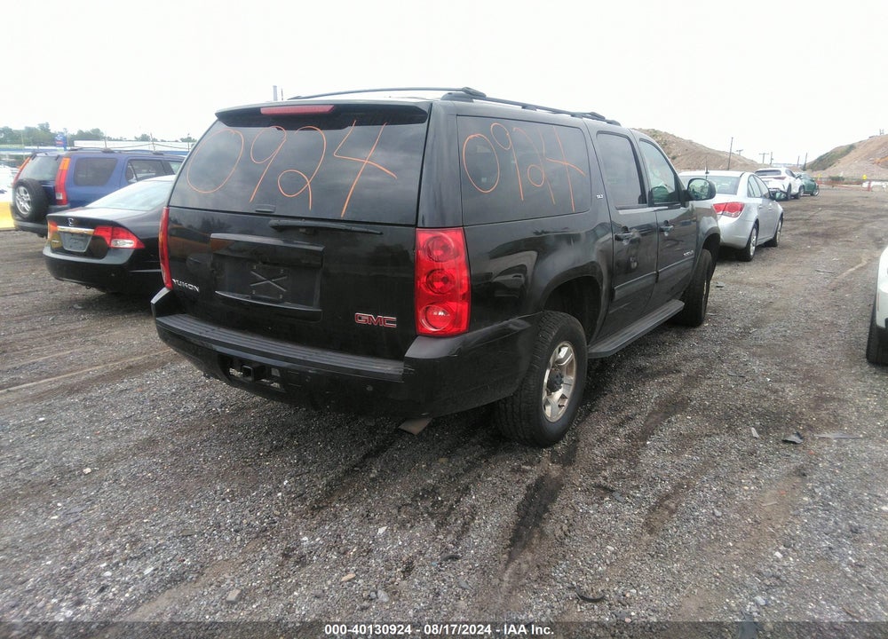 2011 GMC YUKON XL 2500 SLT VIN: 1GKW2REG2BR223156