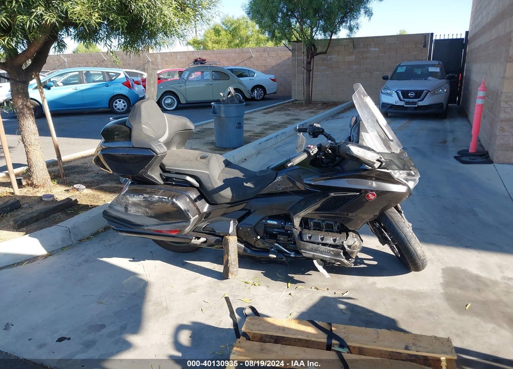 2021 HONDA GL1800 D VIN: JH2SC7958MK300734