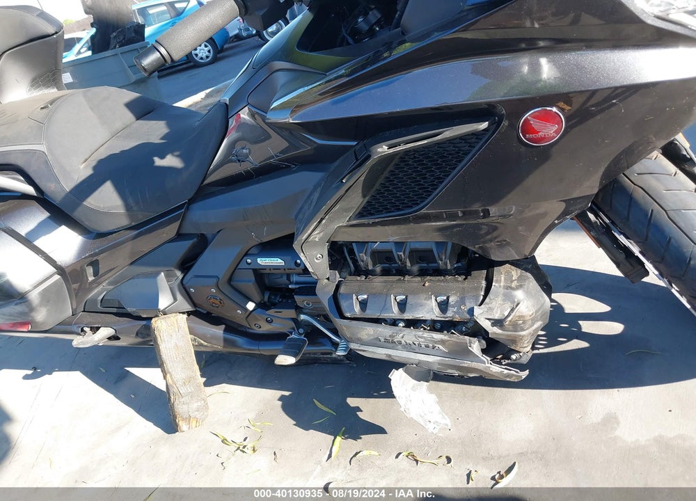 2021 HONDA GL1800 D VIN: JH2SC7958MK300734