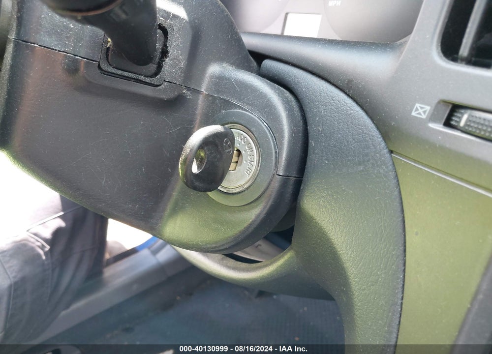 2004 HYUNDAI ELANTRA VIN: KMHDN56D94U115541
