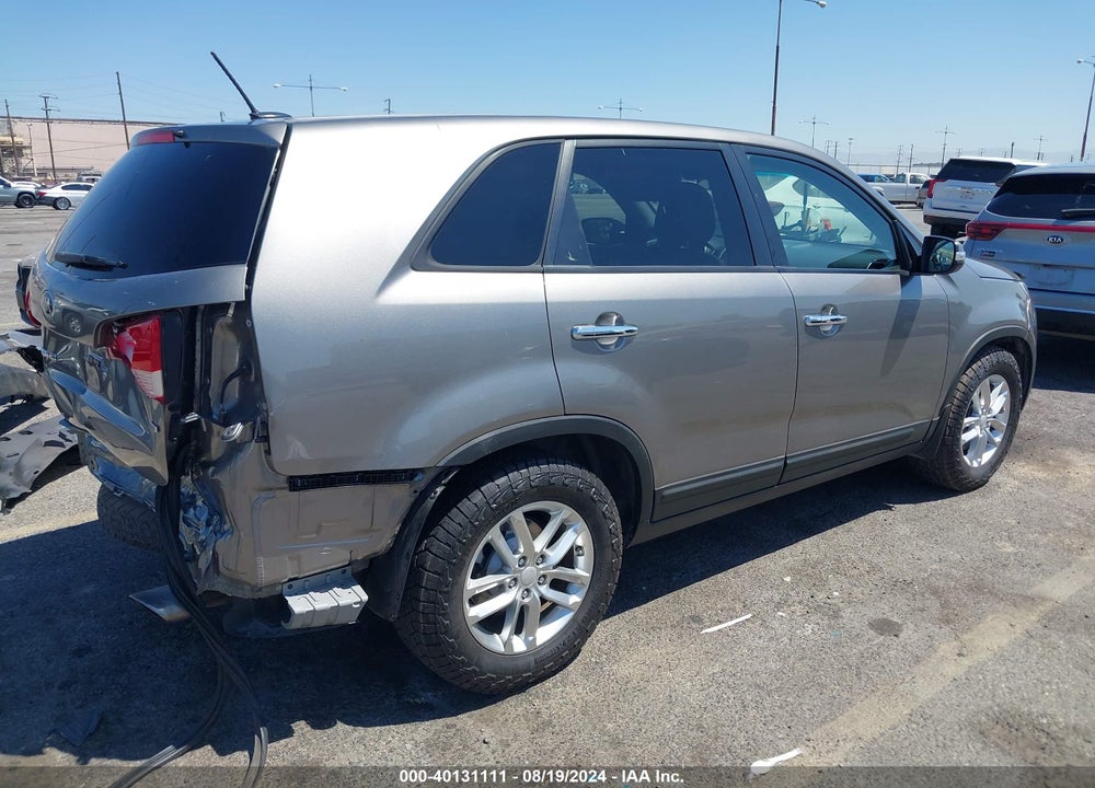 2014 KIA SORENTO LX VIN: 5XYKT3A61EG549812