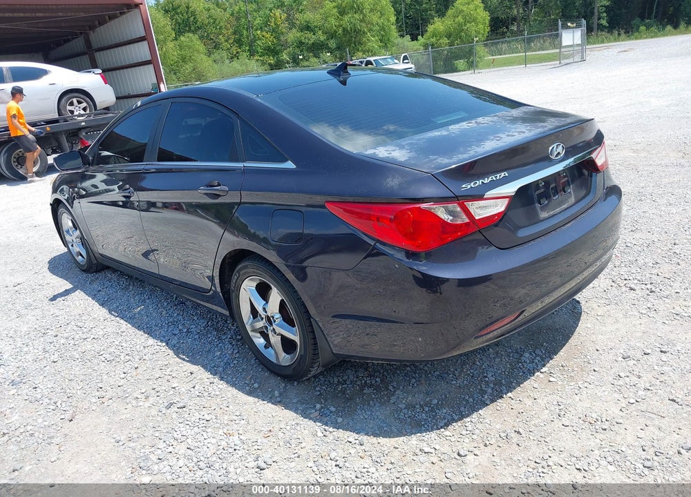 2011 HYUNDAI SONATA VIN: 5NPEB4AC1BH023745
