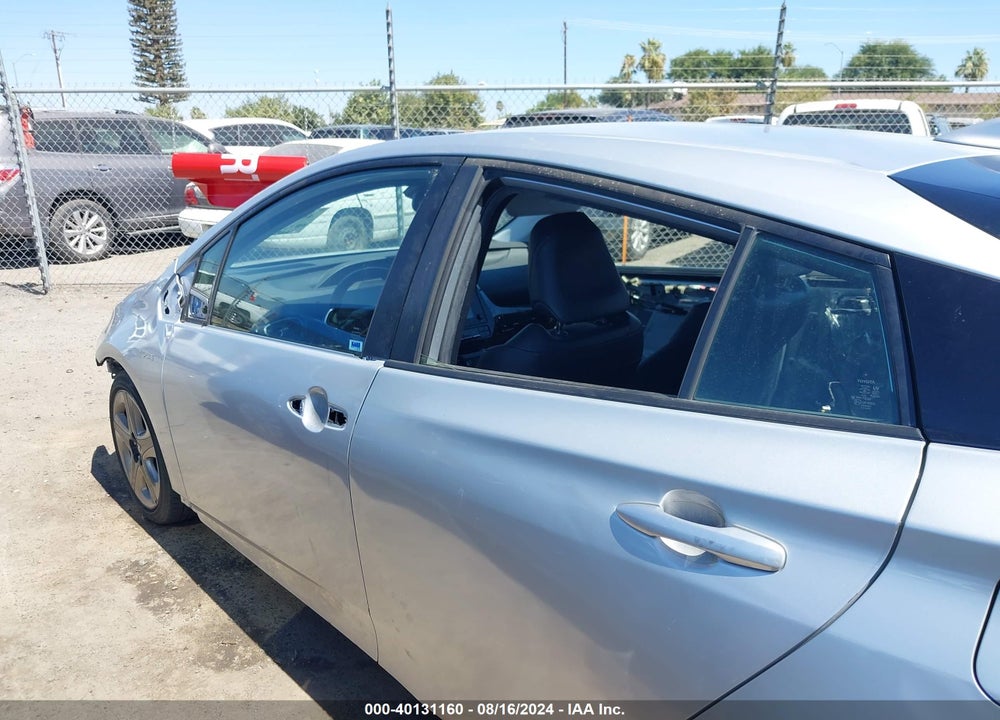 2019 TOYOTA PRIUS XLE VIN: JTDKARFU2K3085851
