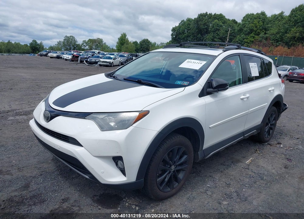 2018 TOYOTA RAV4 ADVENTURE/XLE VIN: 2T3RFREV3JW782189