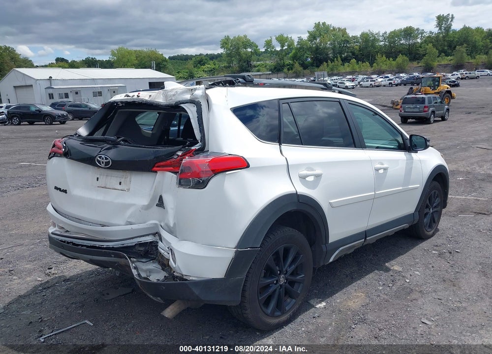 2018 TOYOTA RAV4 ADVENTURE/XLE VIN: 2T3RFREV3JW782189