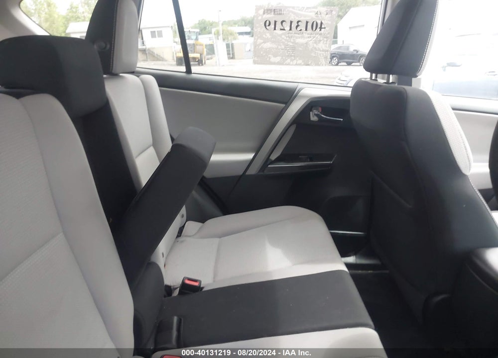 2018 TOYOTA RAV4 ADVENTURE/XLE VIN: 2T3RFREV3JW782189