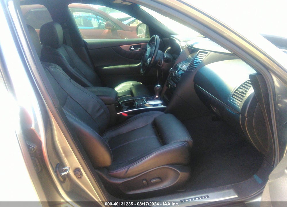 2015 INFINITI QX70 VIN: JN8CS1MU9FM380892